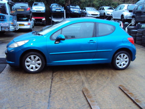 Breaking Peugeot 207 for spares #1