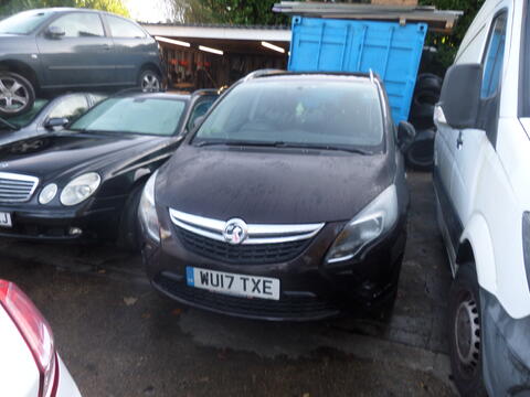 Breaking Vauxhall Zafira for spares #1