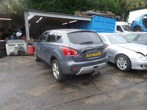 Breaking Nissan Qashqai 4x4 auto for spares #2