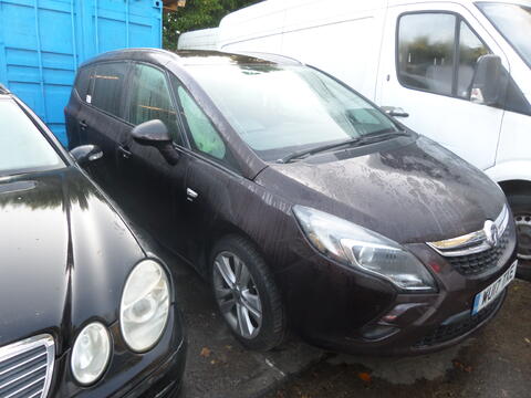 Breaking Vauxhall Zafira for spares #2