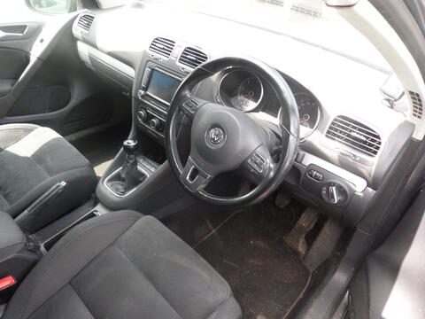 Breaking Volkswagen Golf for spares #5